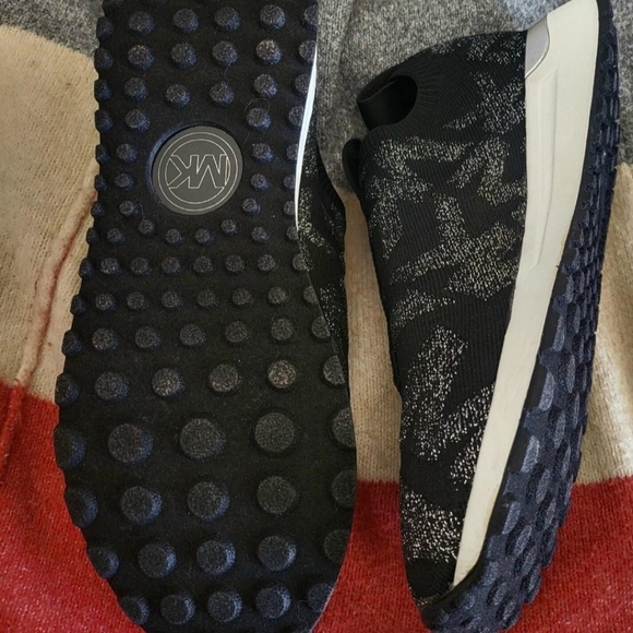 New Michael Kors Sneakers - Picture 4 of 4